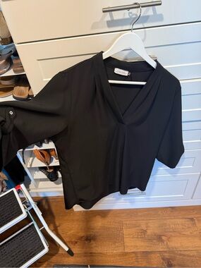Calvin Klein Black V-Neck Short Sleeve Blouse